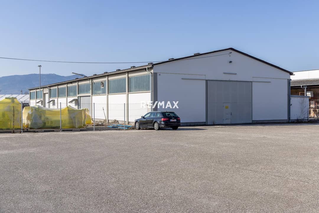 878 m² Hall Auern Industrial Area