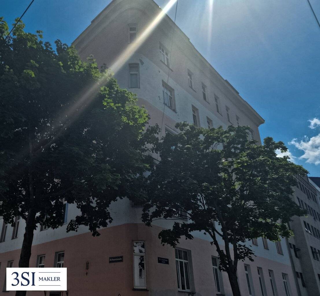 Historic building apartment near Millenium City