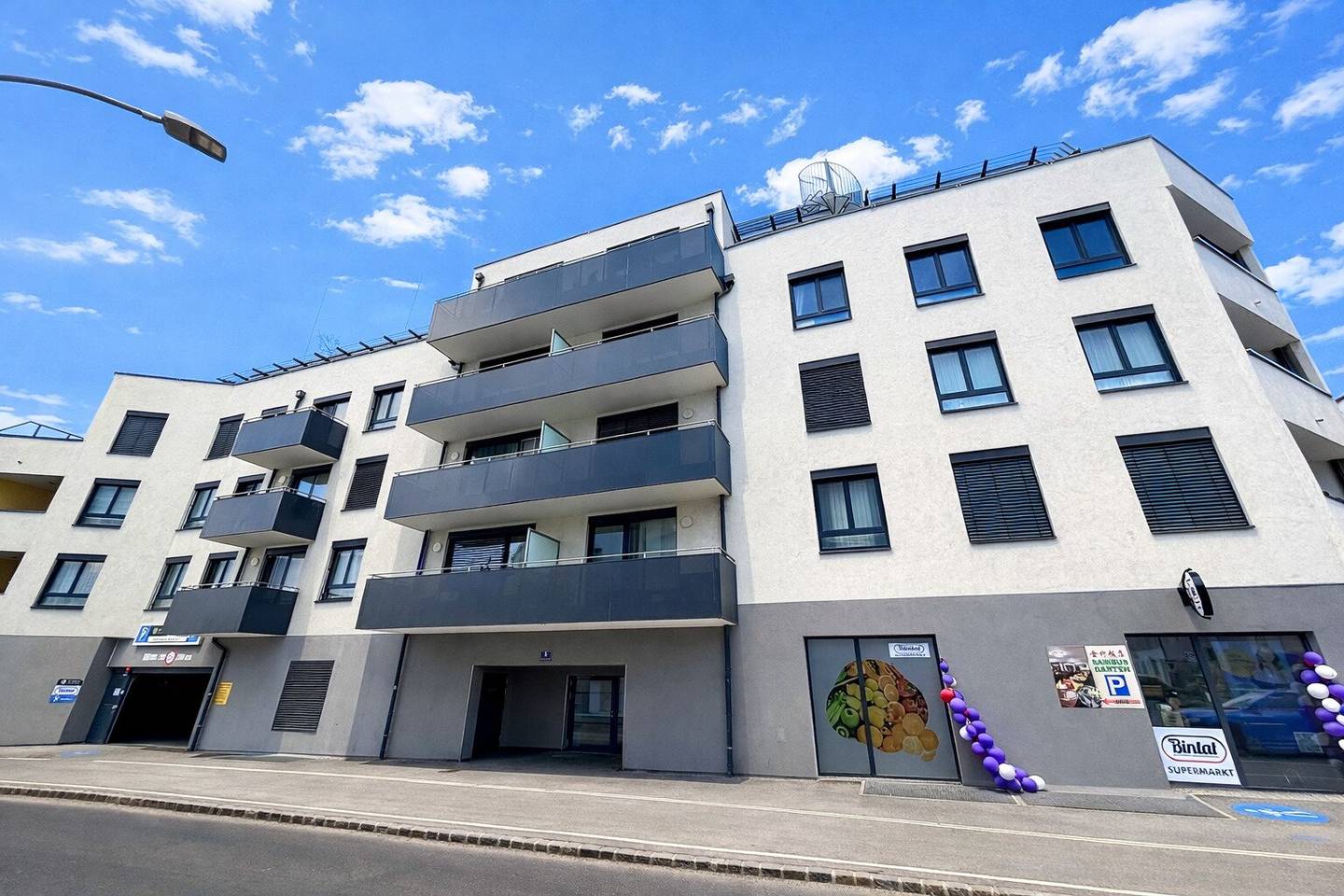 Immediately available! Within walking distance to the railway station and main square! Includes balcony! Is included balcony? I think it's included though that is the original German; But it's fine to have 3 exclamations. Wait. I'll deliver as: Immediately available! Within walking distance to the railway station and main square! Includes balcony! The exclamations are fine.