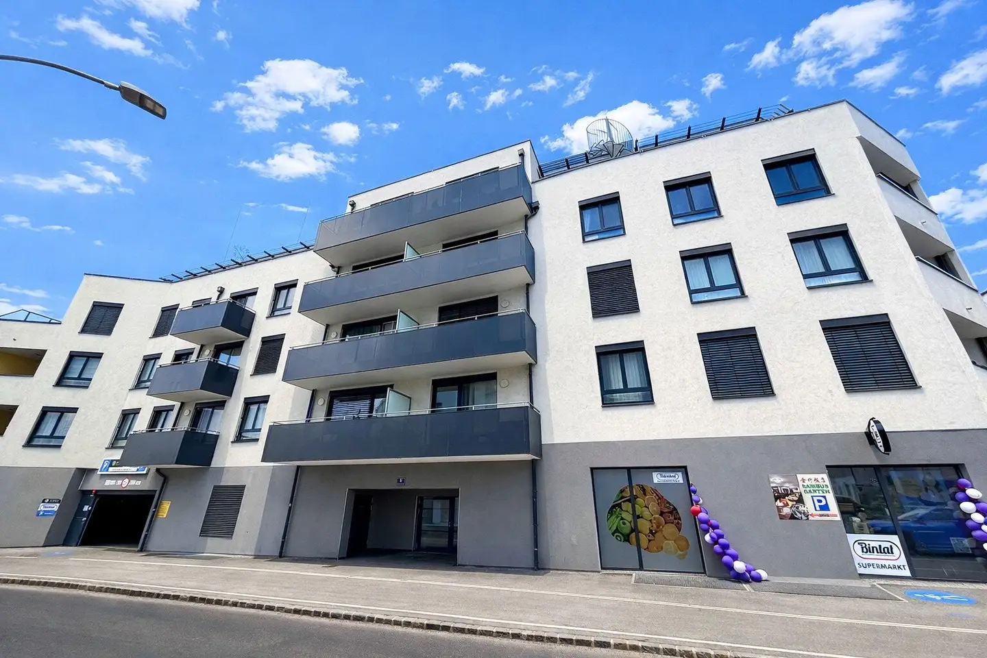 SOFORT VERFÜGBAR! FUßLÄUFIG ZU BAHNHOF & HAUPTPLATZ! INKL BALKON!