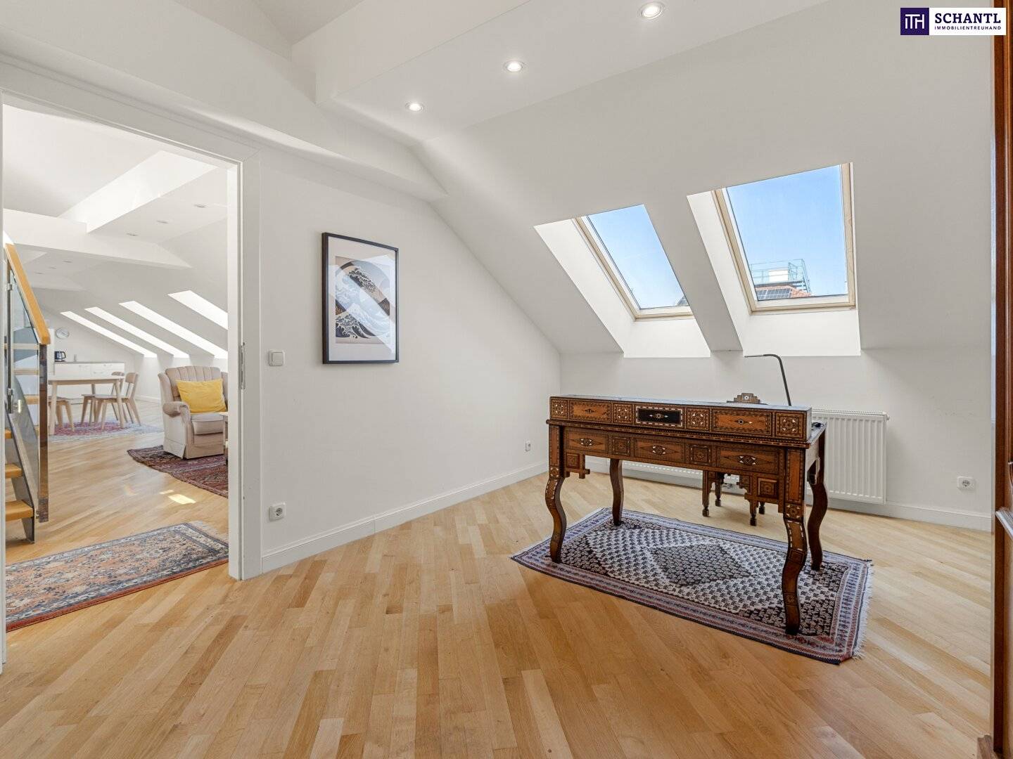 Apartment direct lift access and panoramic terrace