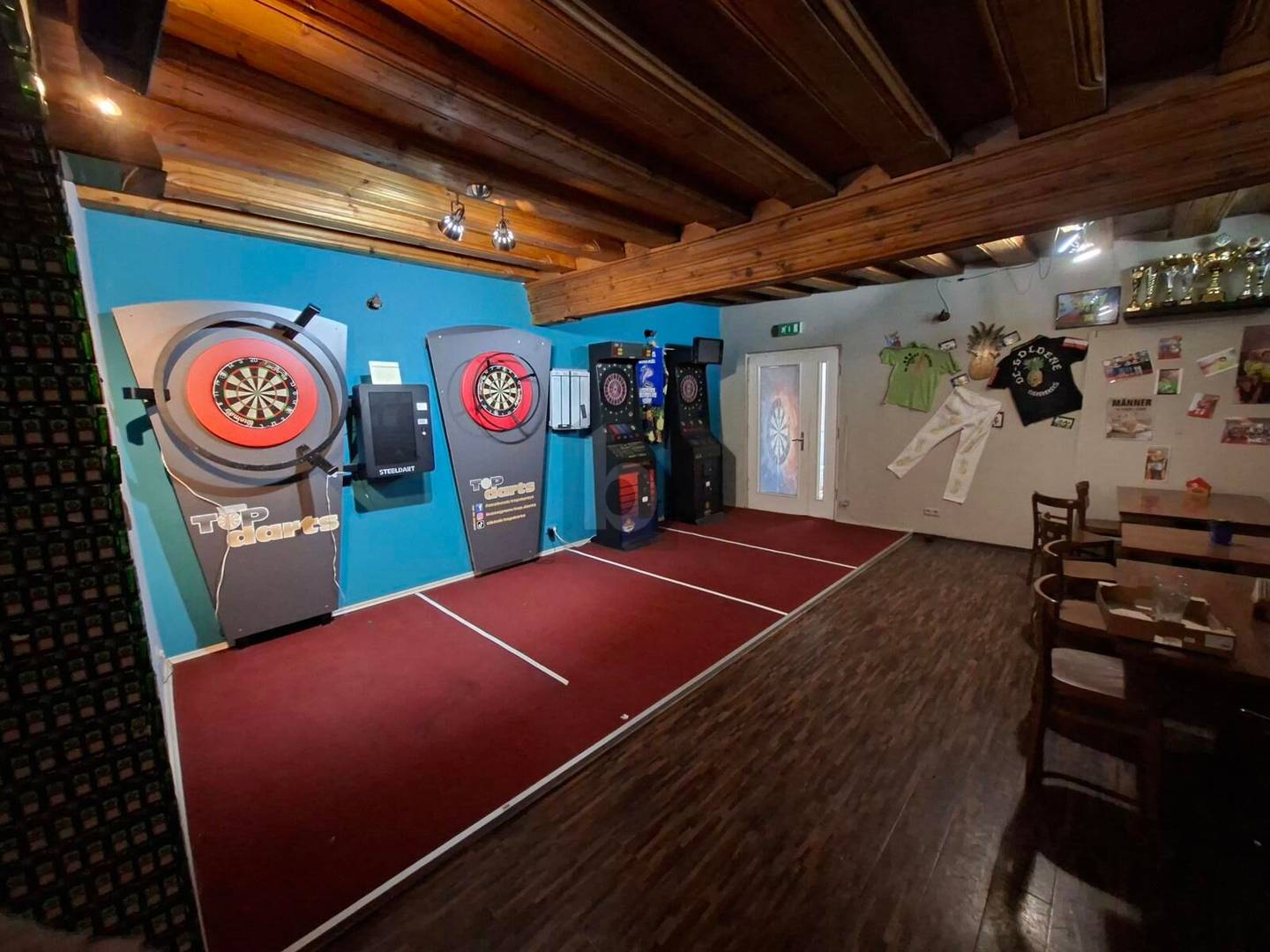 Wohnung über betriebsbereitem Pub mit Ausbaupotenzial