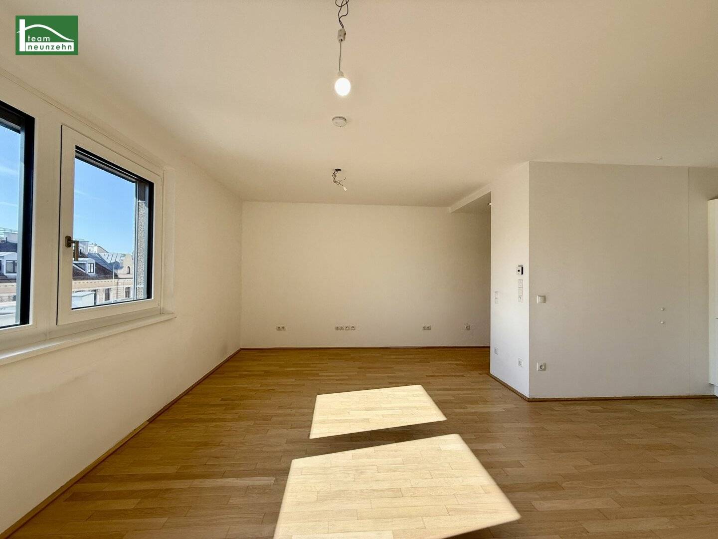 Bright apartment with loggia near Mariahilfer Straße