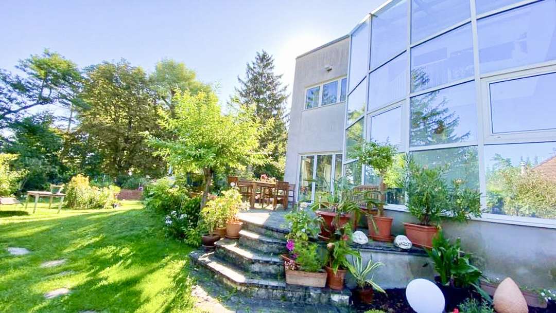 Grünruhelage am Rosenhügel – Haus mit Wintergarten