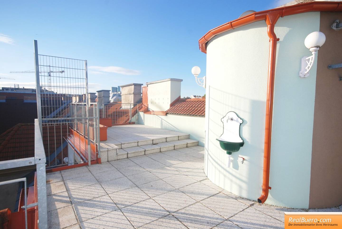 Bright attic apartment with very large terrace in Wolfganggasse