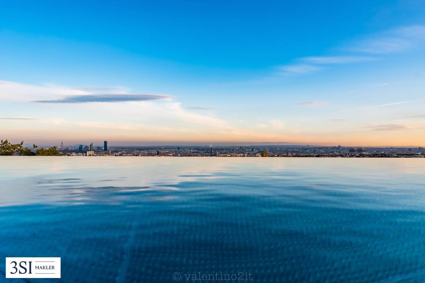 Penthouse Infinity Pool Panoramic View
