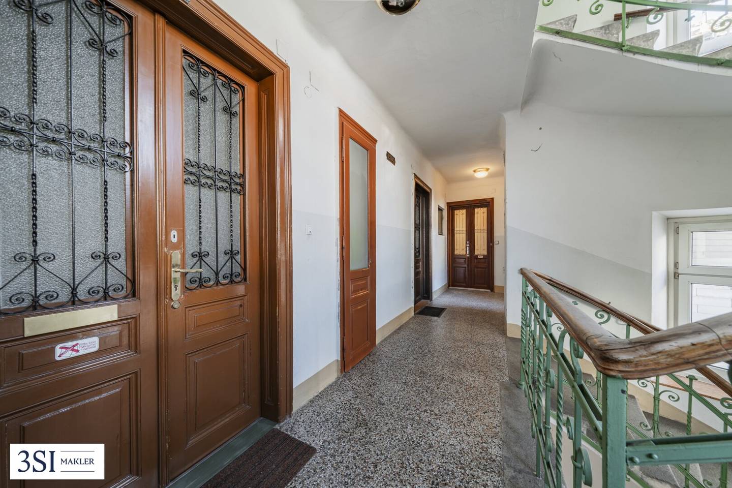 Baubewilligter Rohdachboden in elegantem Eckzinshaus