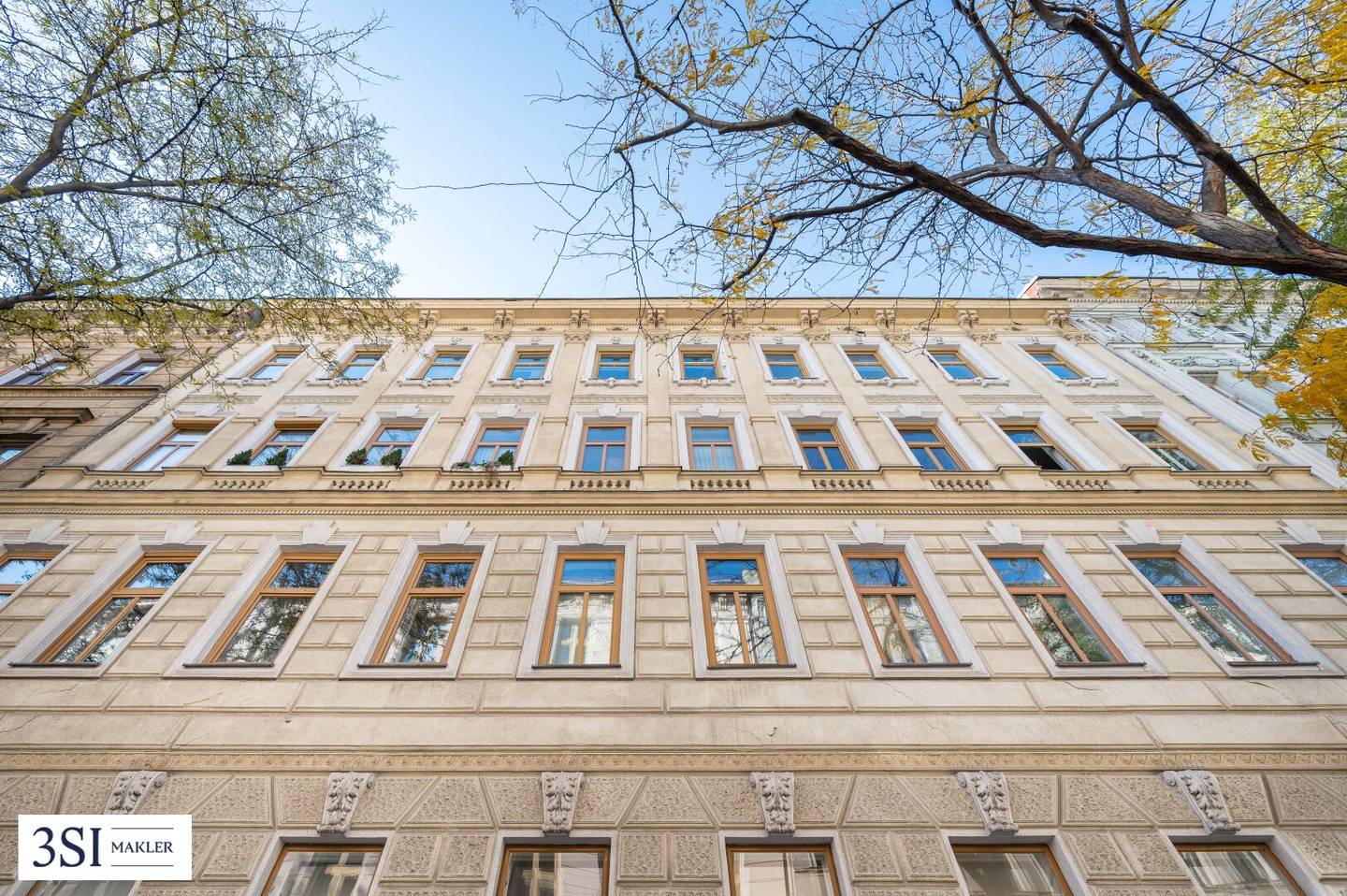 Baubewilligter Rohdachboden in ausgezeichneter Mikrolage - in Top-Lage direkt beim Meiselmarkt + U3 Johnstraße