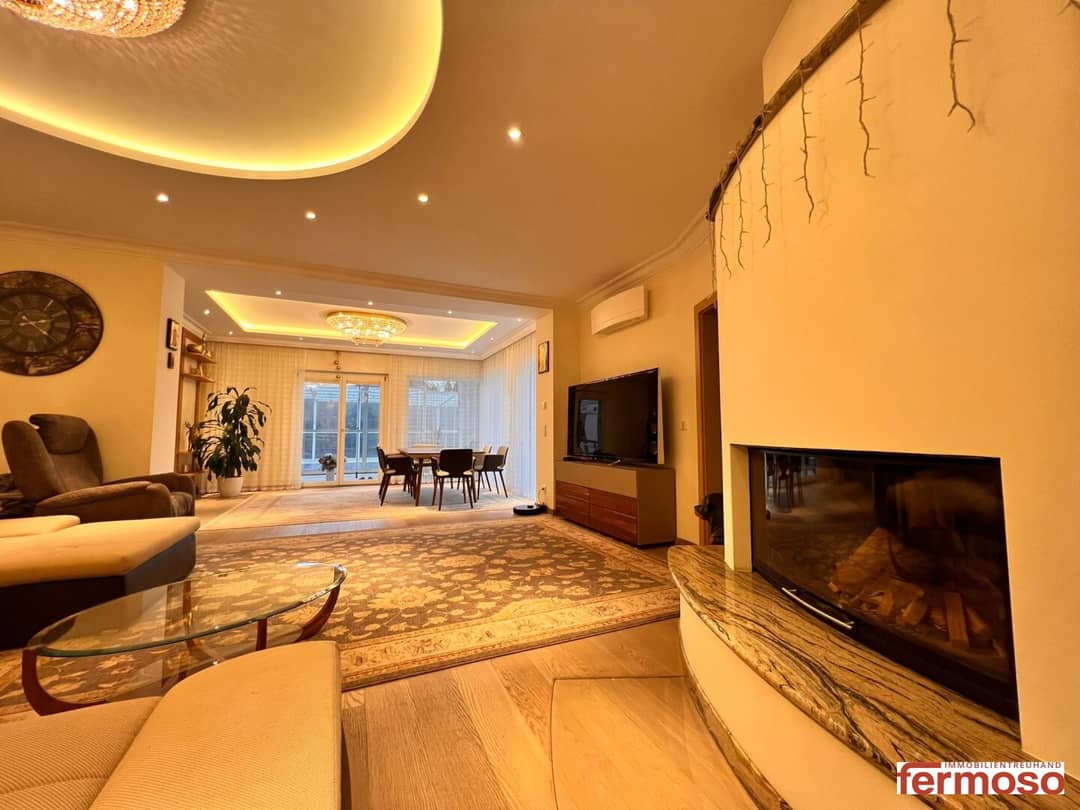 Luxury Villa with Pool in 1210 Vienna