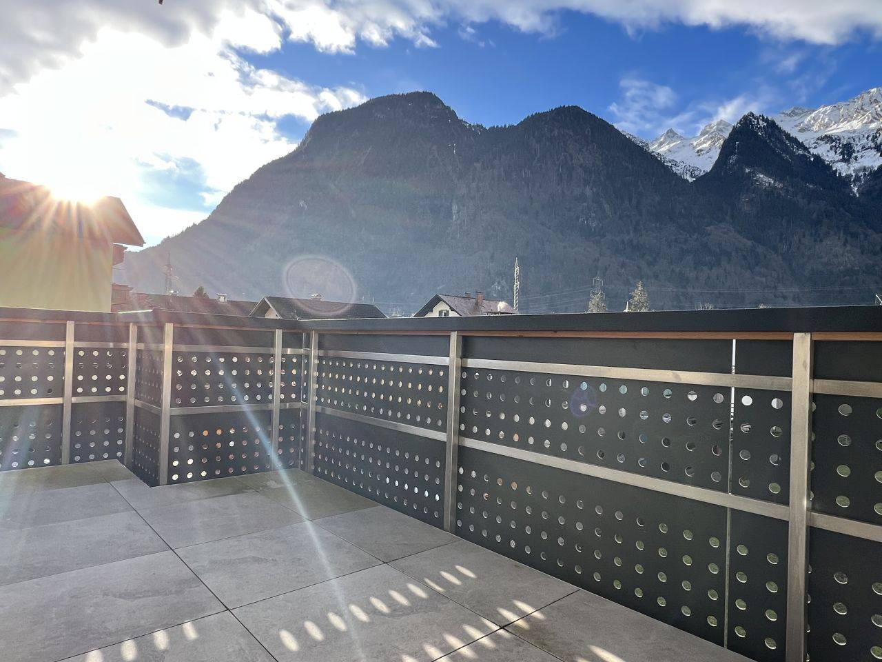 Wohnung saniert Balkon neue Einbauküche