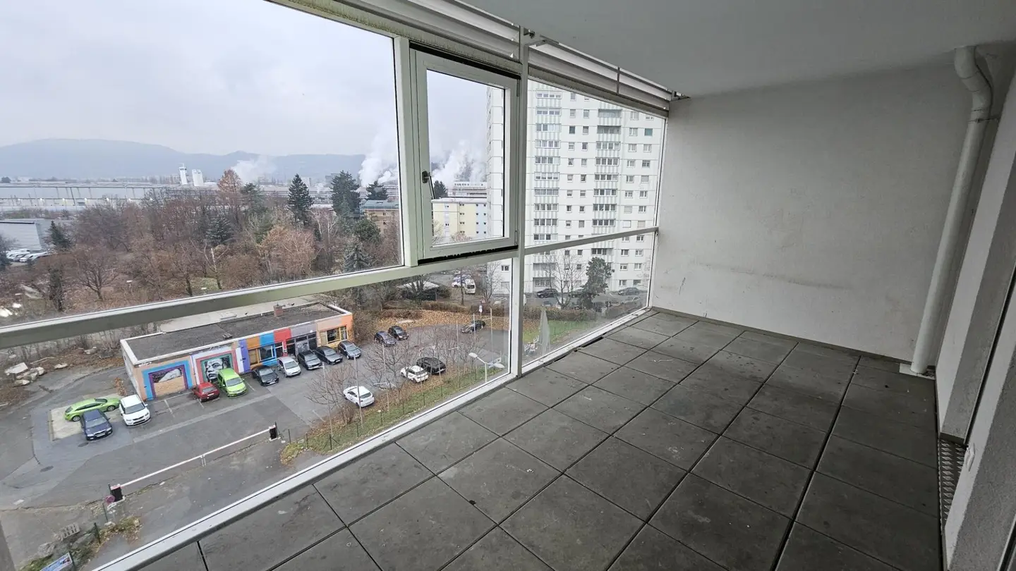 Apartment with loggia near university