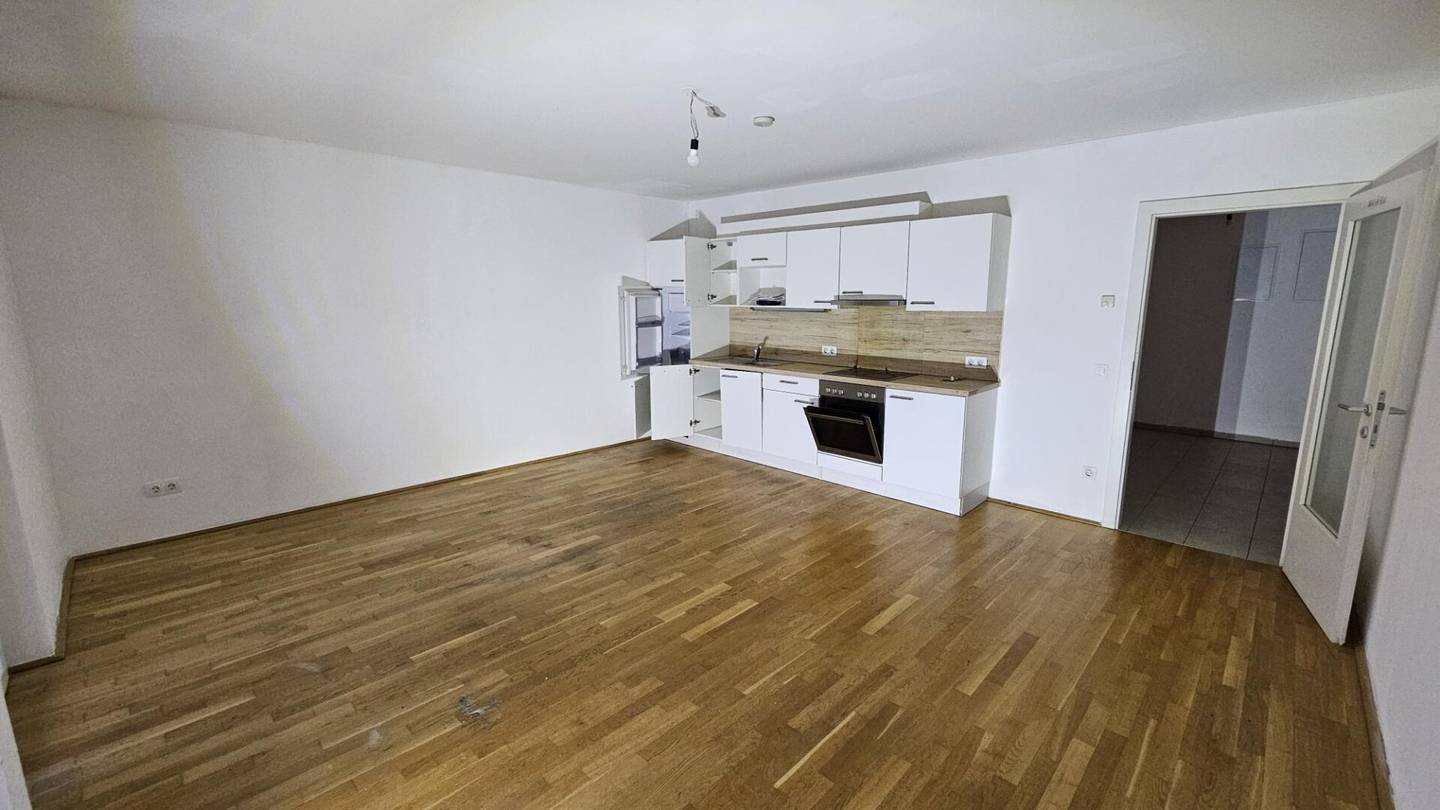 Wohnung mit Loggia nahe Universität