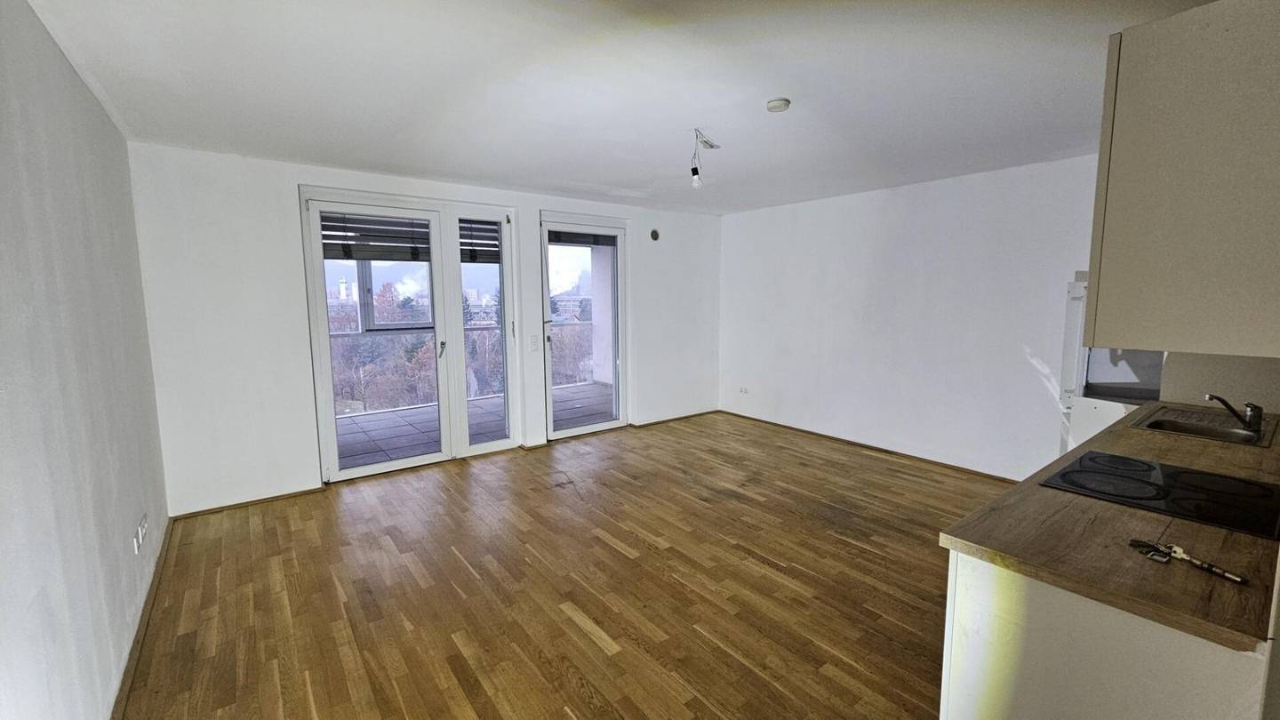 Wohnung mit Loggia nahe Universität