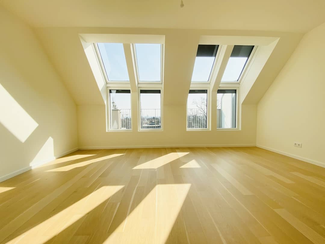 Dachgeschosswohnung in Oberdöbling mit Terrasse und Balkon