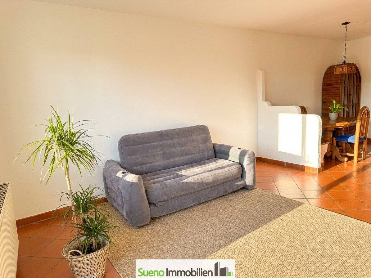 Top floor apartment with balcony and underground parking