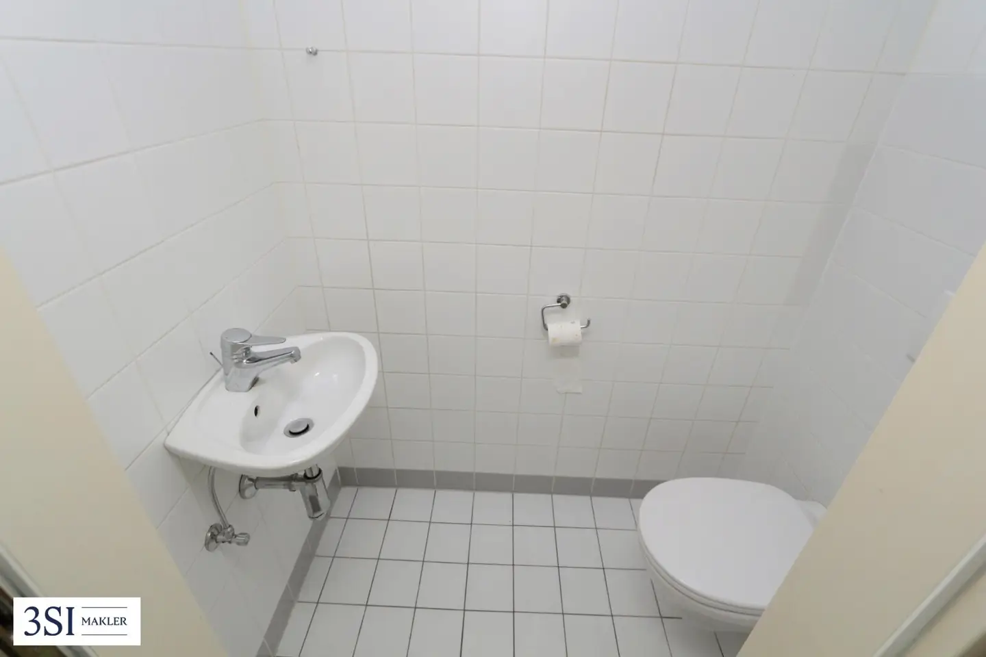 Apartment near Turkenschanzpark with balcony and elevator
