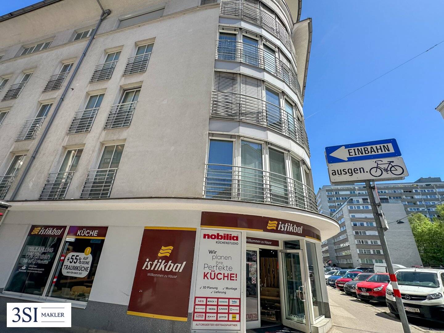 A premium investment property: permanently leased commercial premises with approximately 4% yield