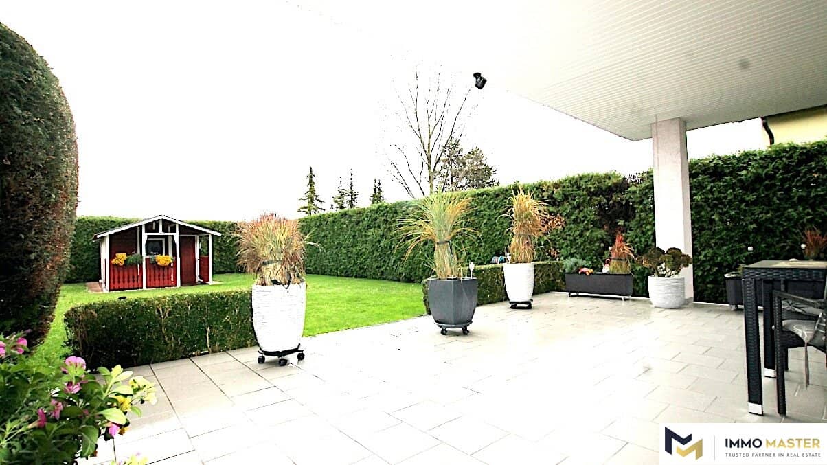 Barrier-free bungalow with spacious garden