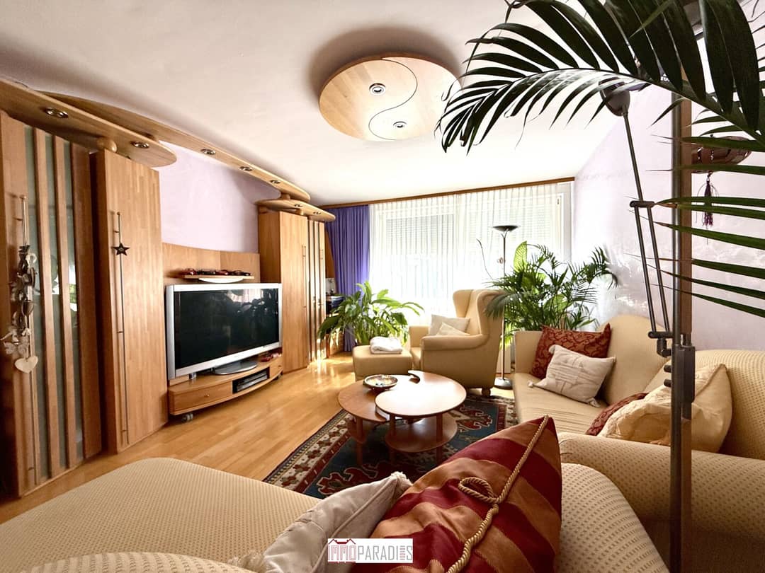 Helle Wohnung mit Loggia und großem Kellerabteil