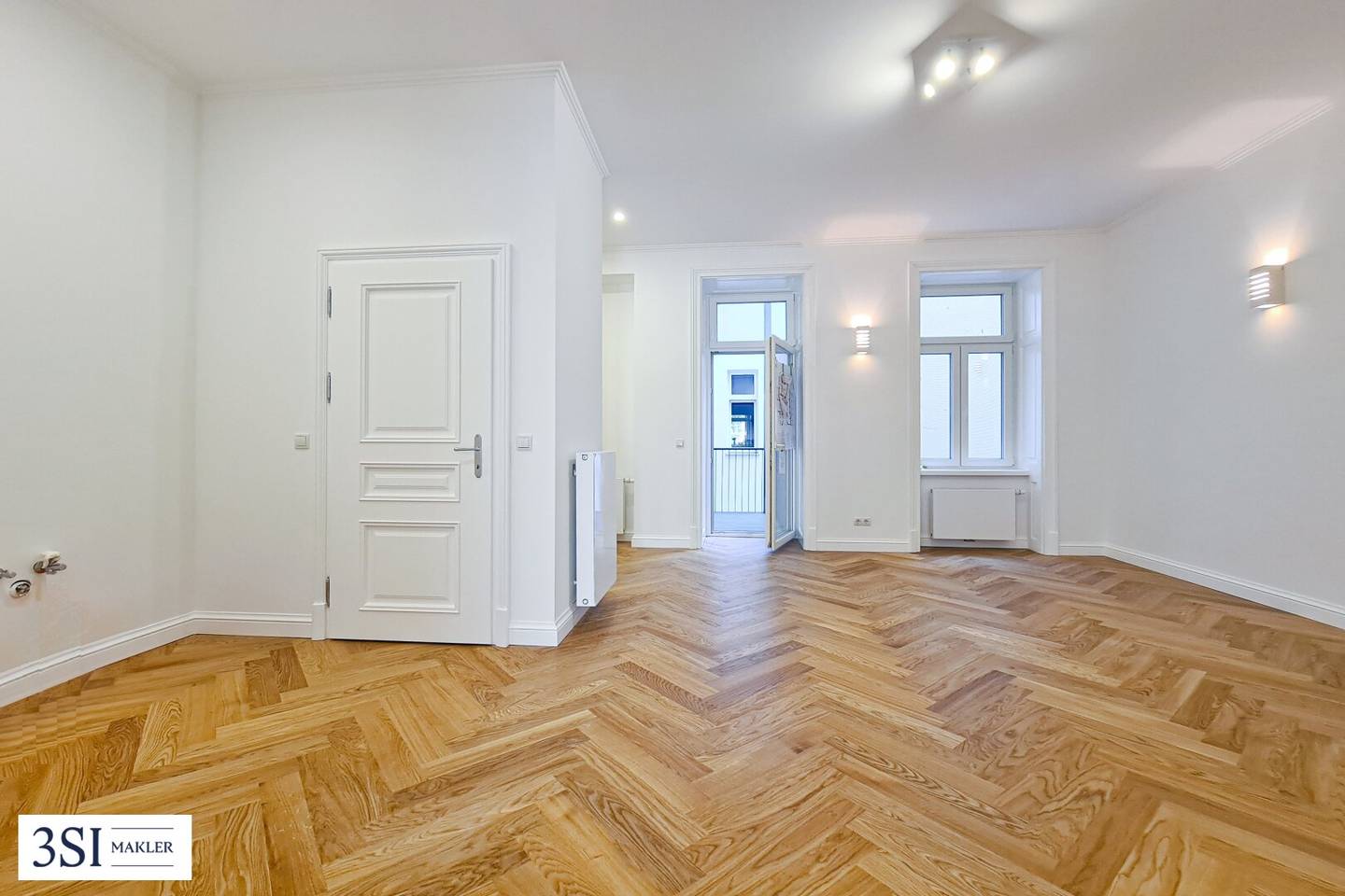 Apartment first occupancy near main station balcony