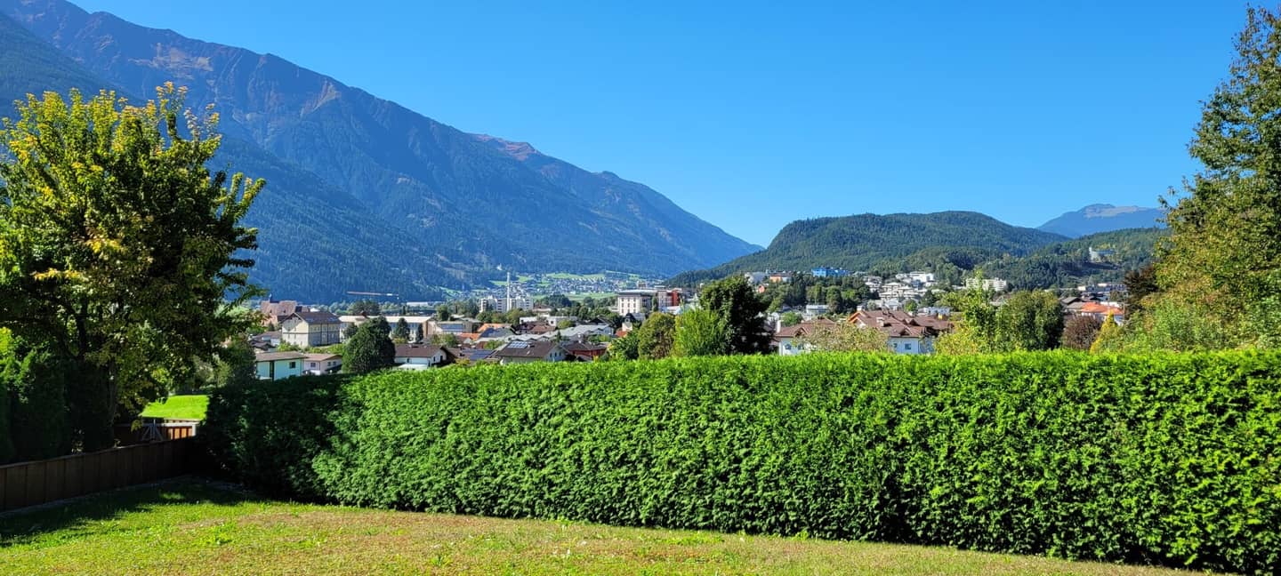 Telfs: Bungalow mit Bergblick