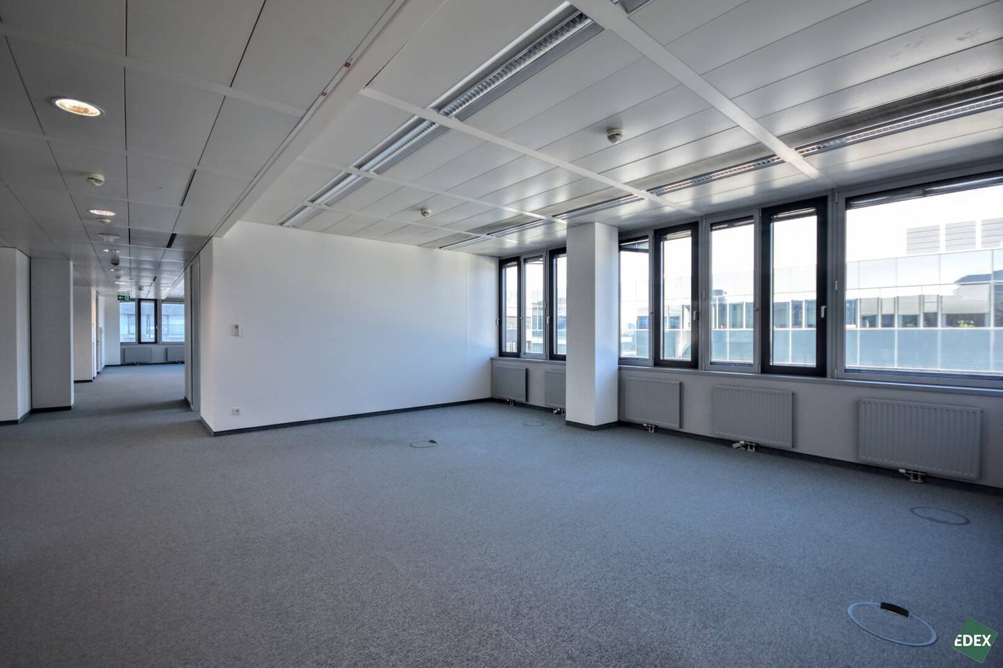 Office in EURO PLAZA, 428 m²