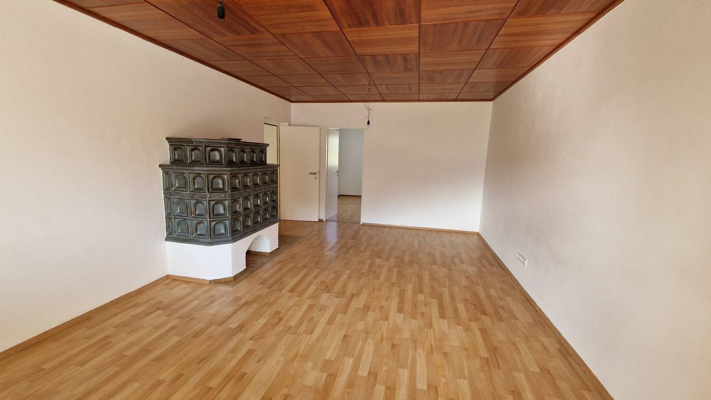 Wohnung mit Loggia und Einzelgarage nahe Bahnhof