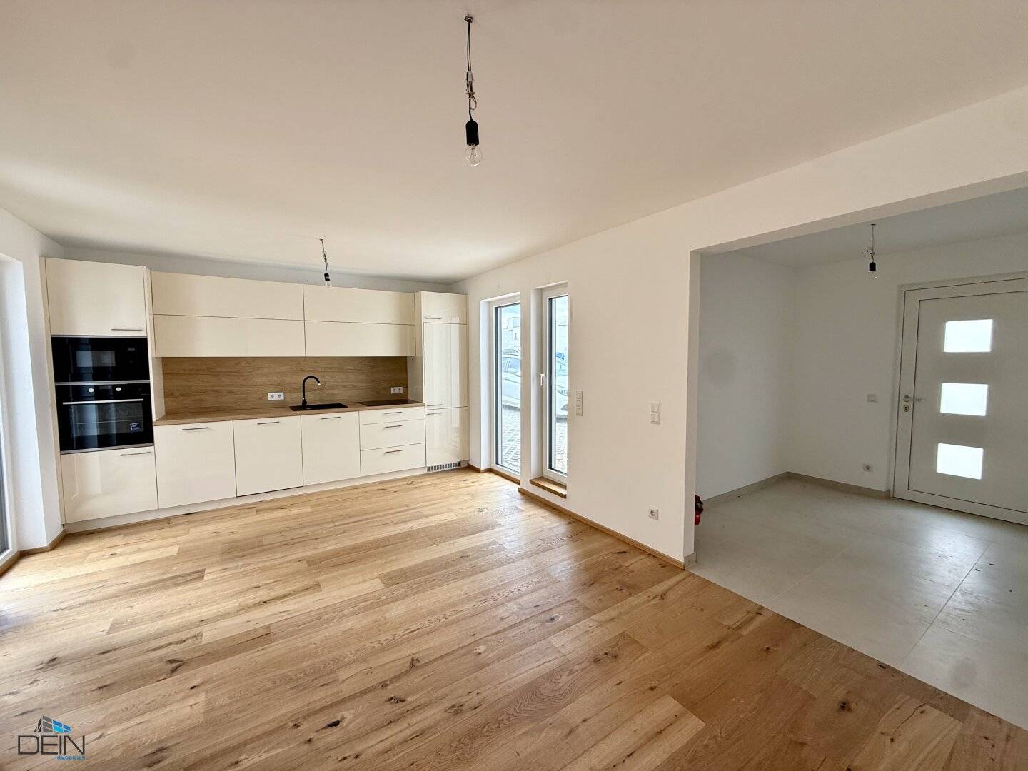 Last house! Dreamlike 5 room terraced house with private garden and parking near U6 Perfektastraße