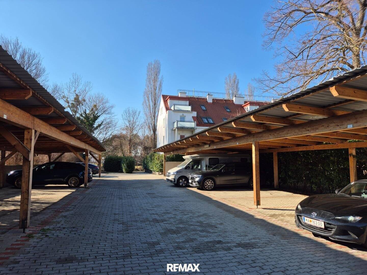 Covered Carport in Ebreichsdorf
