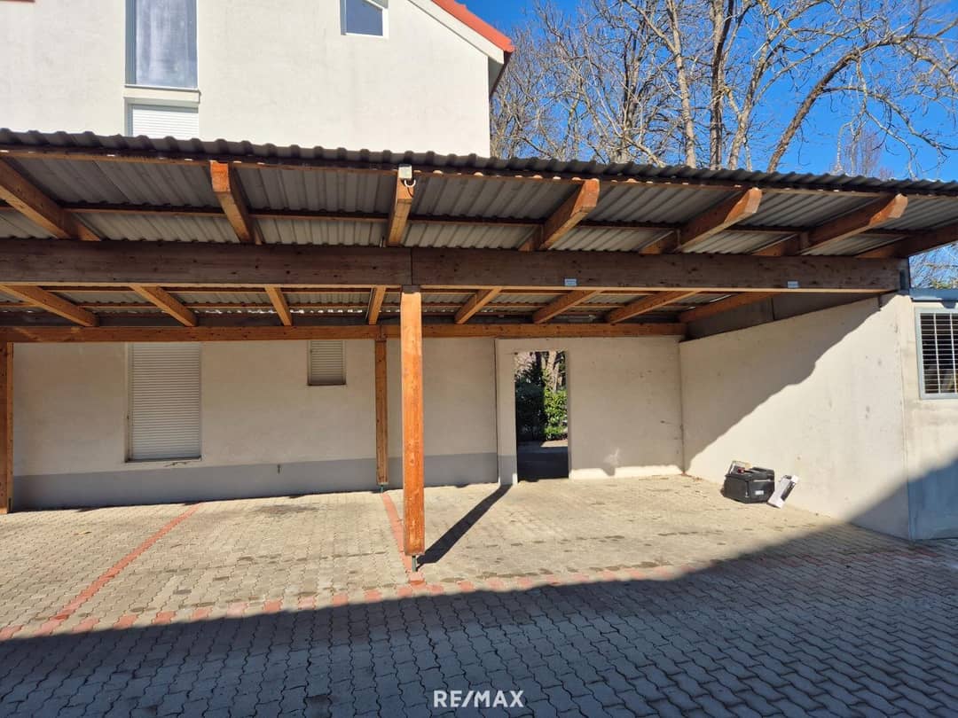 Covered Carport in Ebreichsdorf