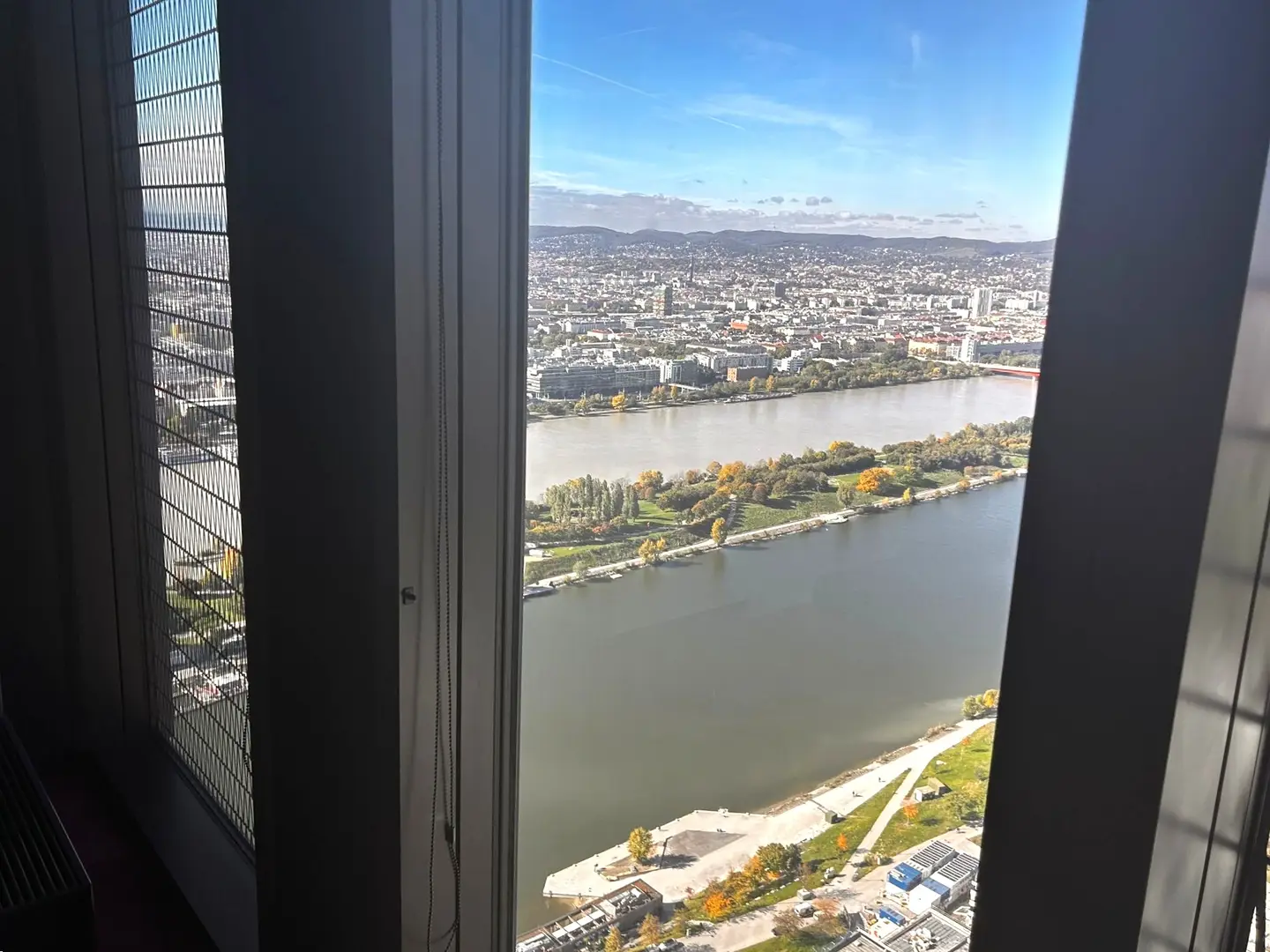 DC-Tower Office 1165 m² Vienna