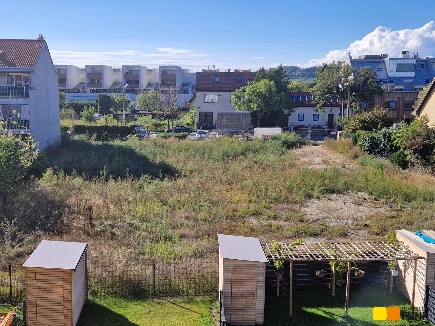 Two adjacent sunny building plots in Stammersdorf (Note: keep proper names unchanged)