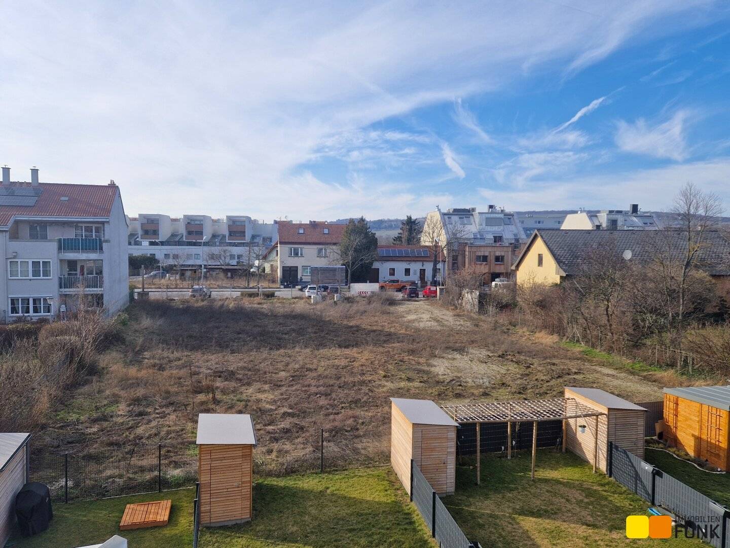 Two adjacent sunny building plots in Stammersdorf (Note: keep proper names unchanged)