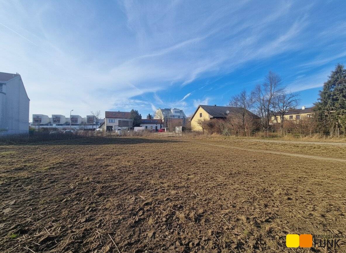 Two adjacent sunny building plots in Stammersdorf (Note: keep proper names unchanged)