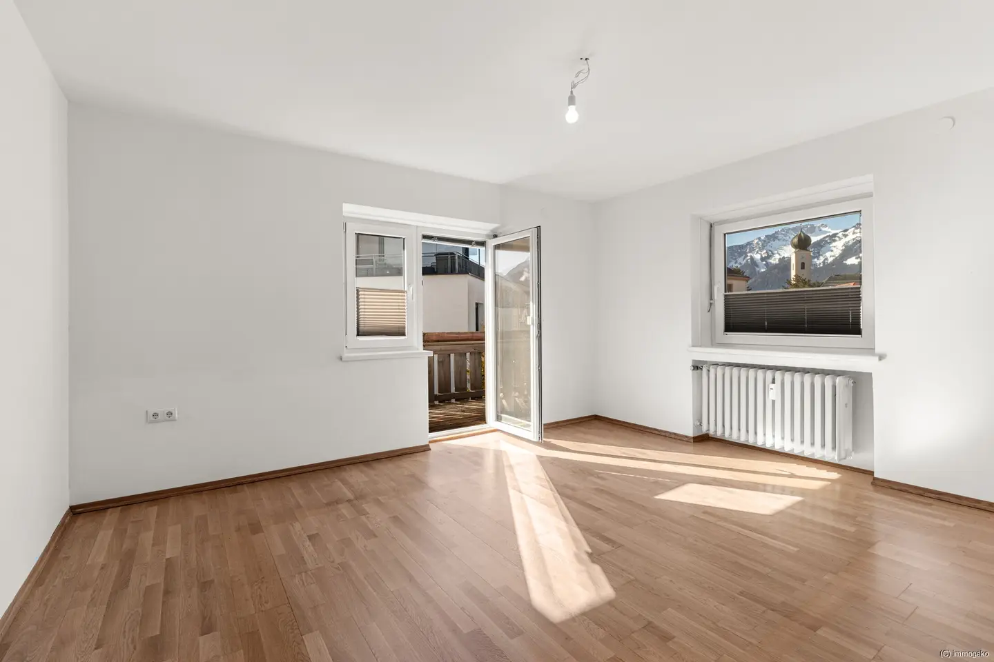 Apartment with mountain view and balcony
