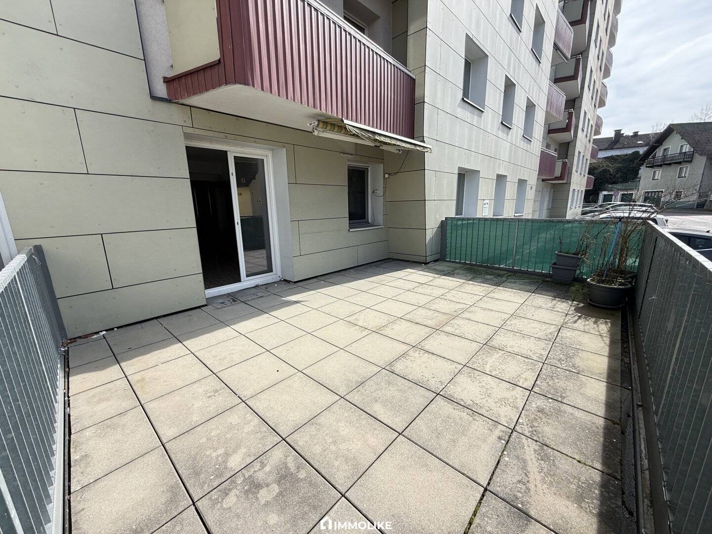 Ground floor apartment central location terrace