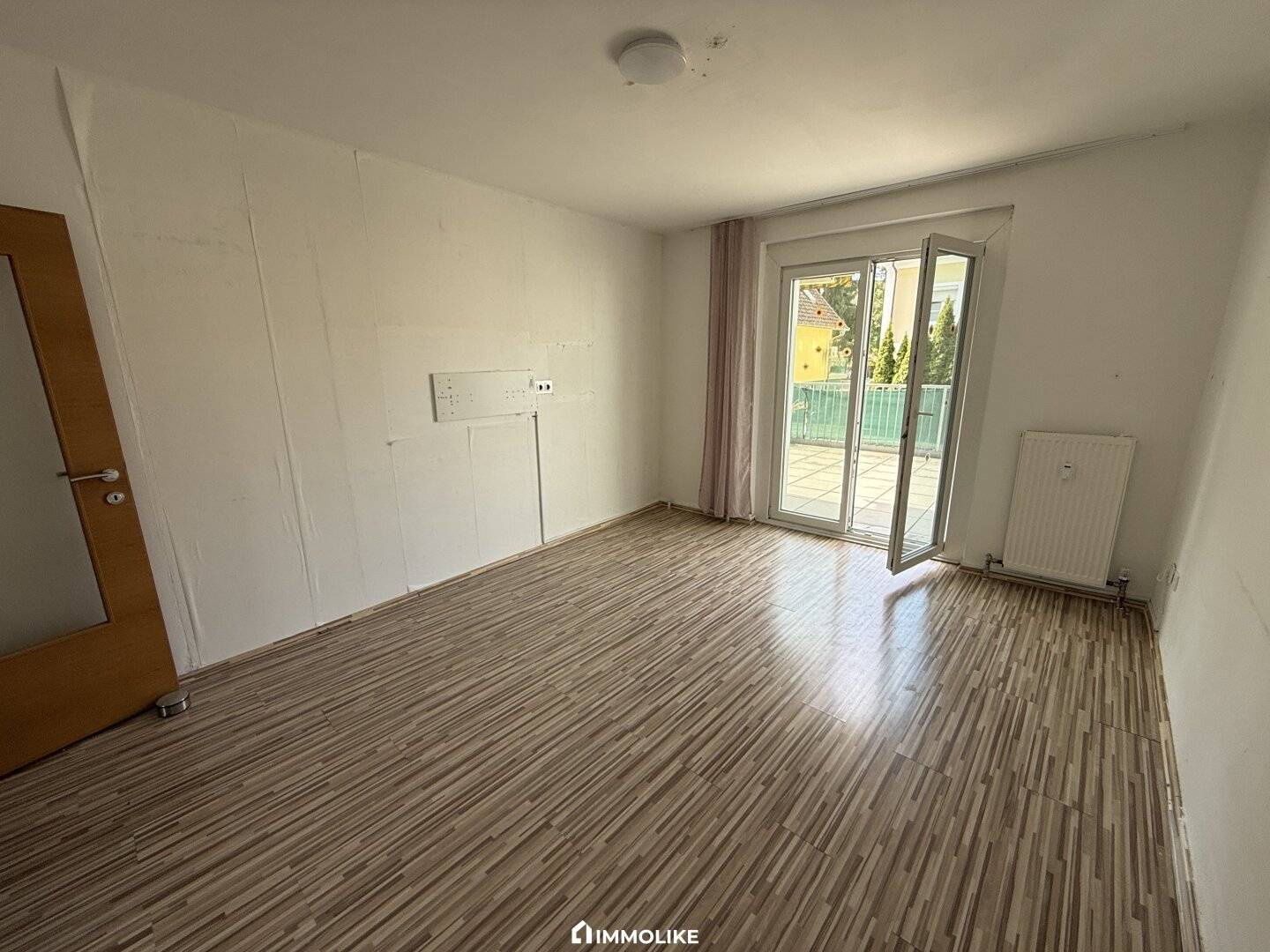Ground floor apartment central location terrace