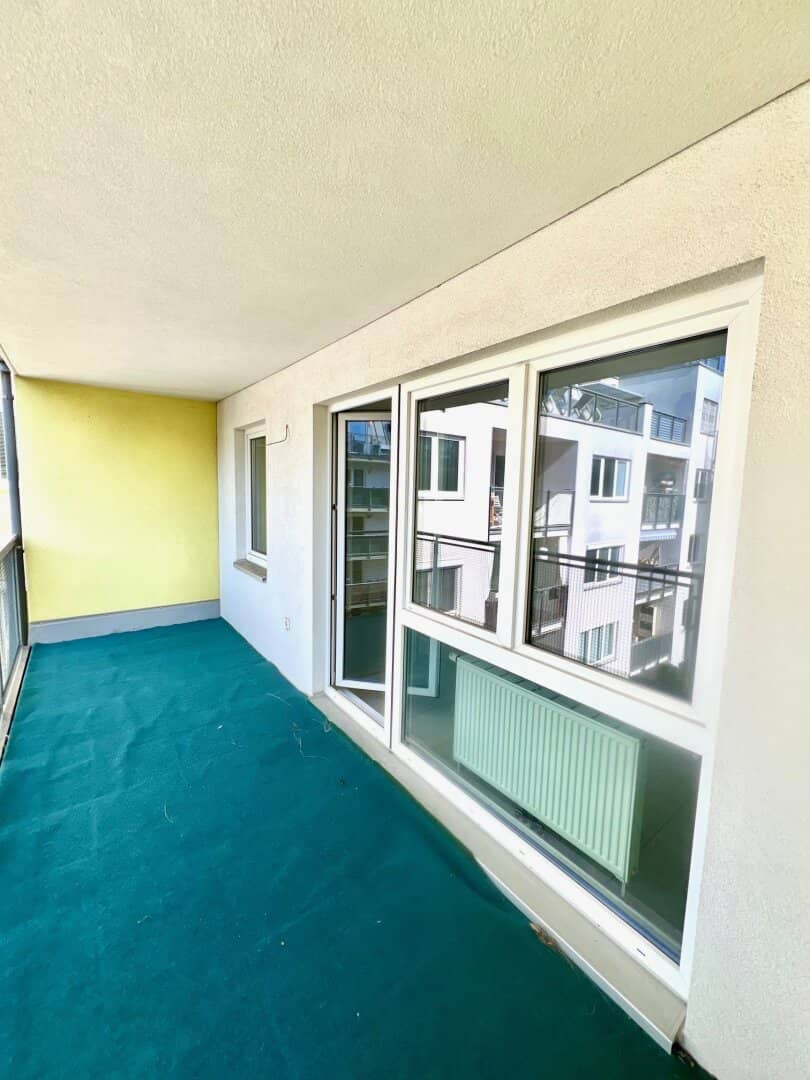 Moderne 3 Zimmer Wohnung Loggia und Terrasse