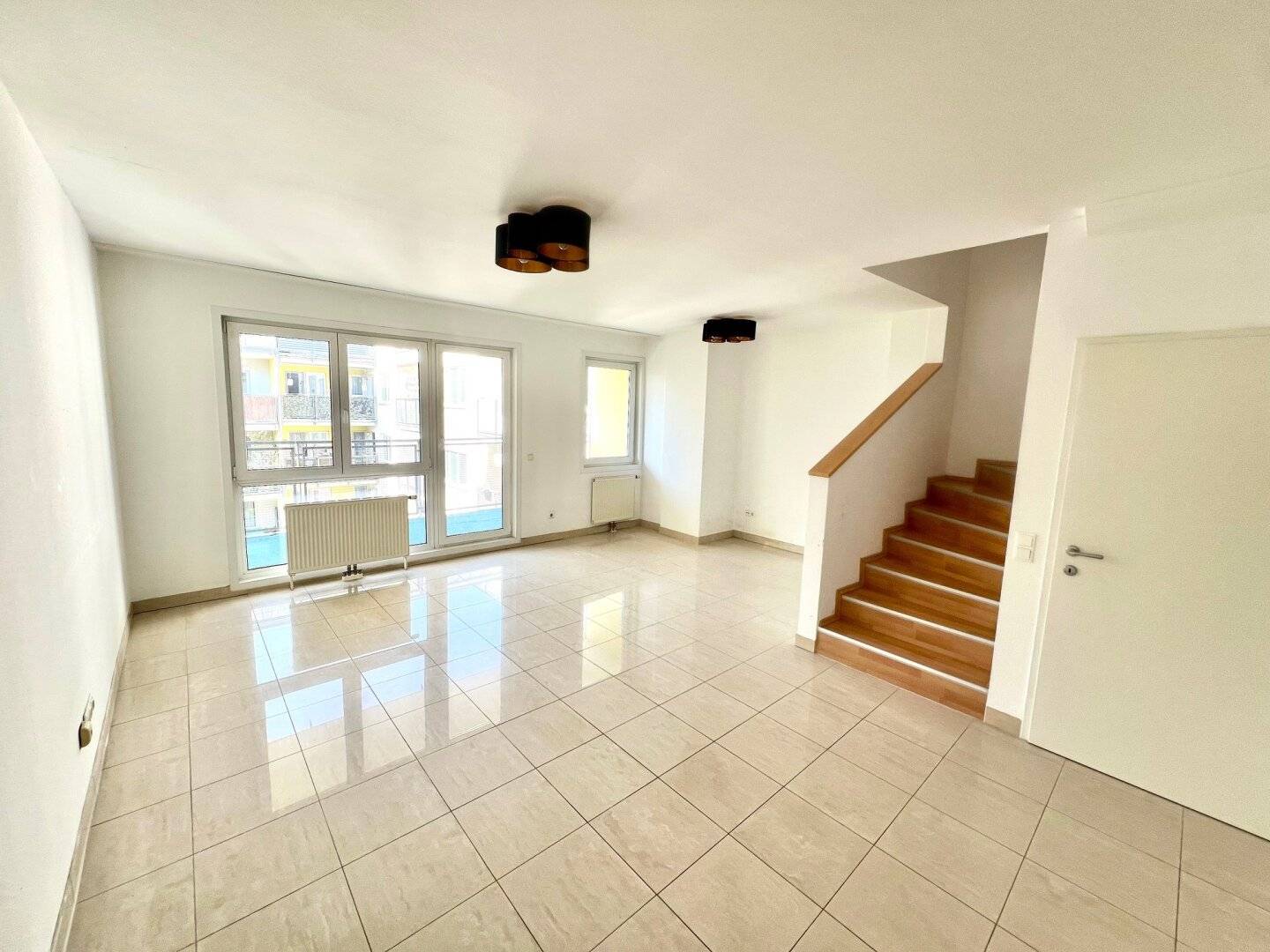 Moderne 3 Zimmer Wohnung Loggia und Terrasse
