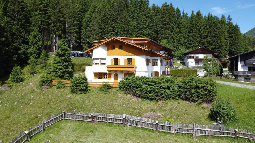 Spacious Family House with Garden Sauna and Separate Apartment