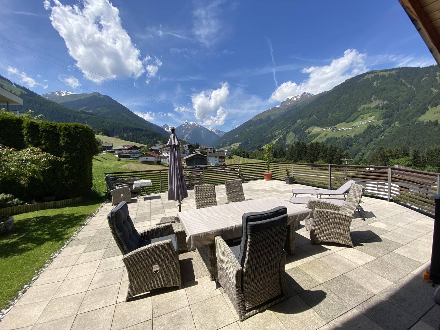 Waldrandlage mit großer Südwestterrasse Wohnung