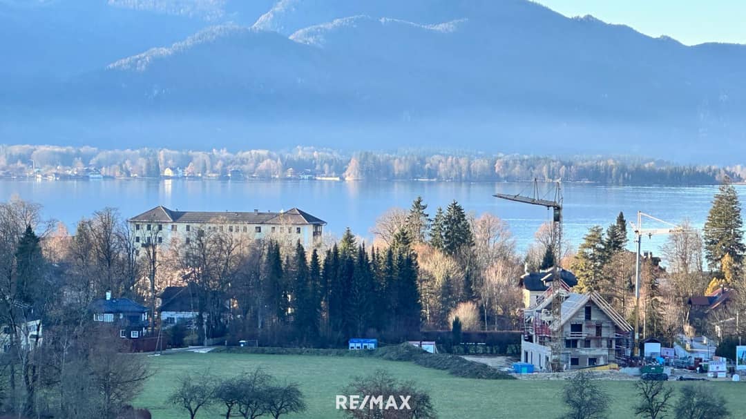 Apartment with lake view and second home permitted