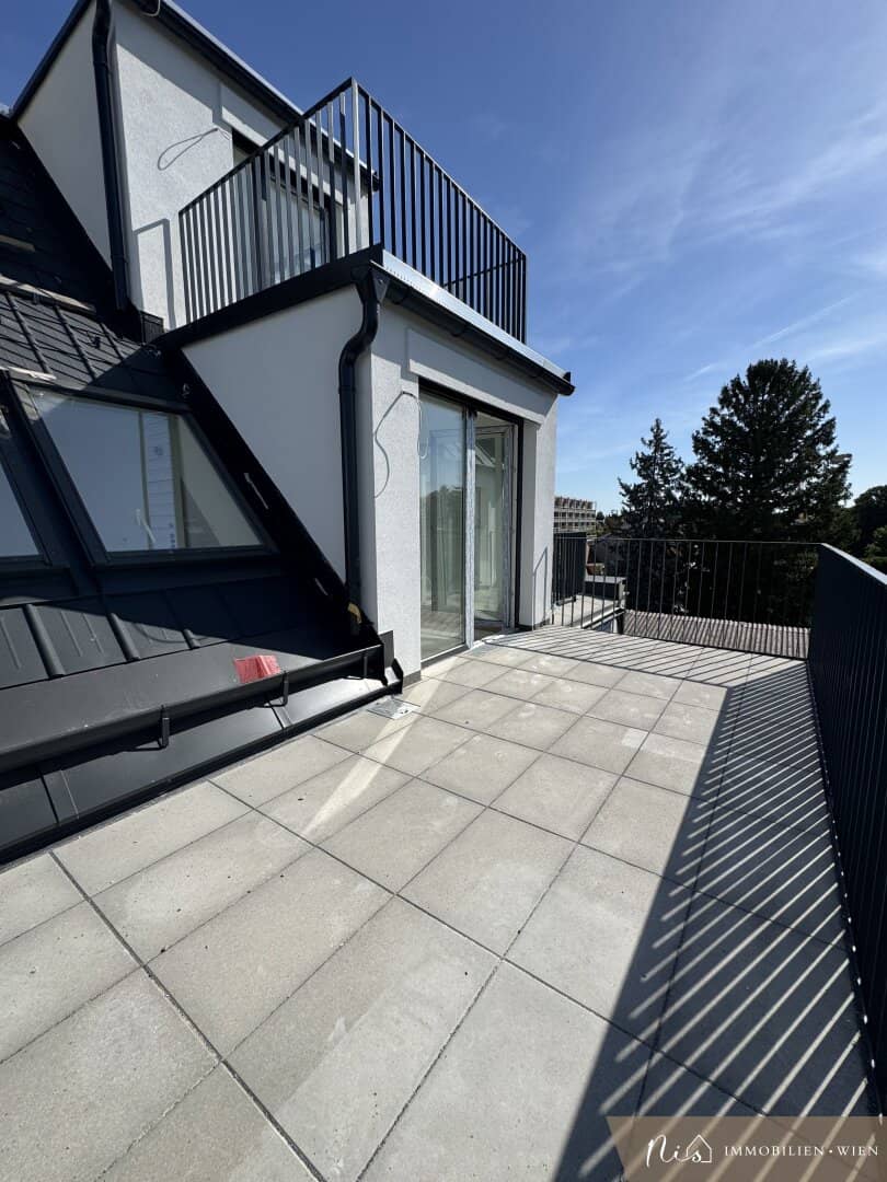 Newly built attic apartment with two terraces