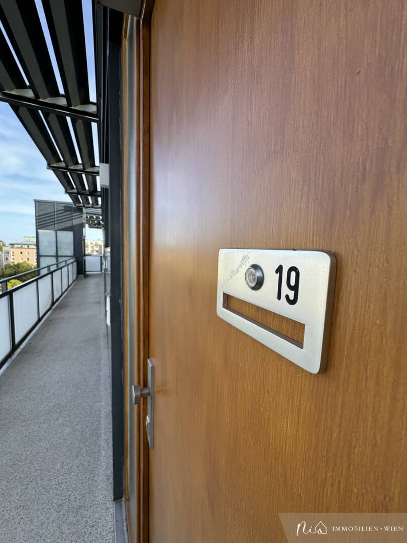Loft apartment near U2 Donauspital terrace south