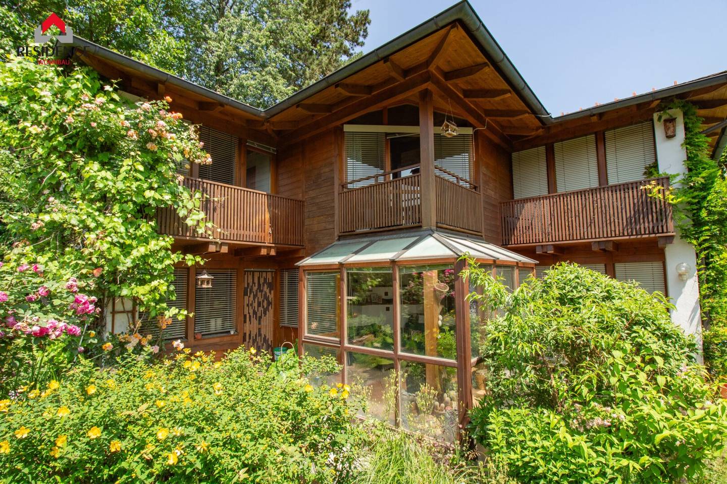 Single-family home with pool in Morzg