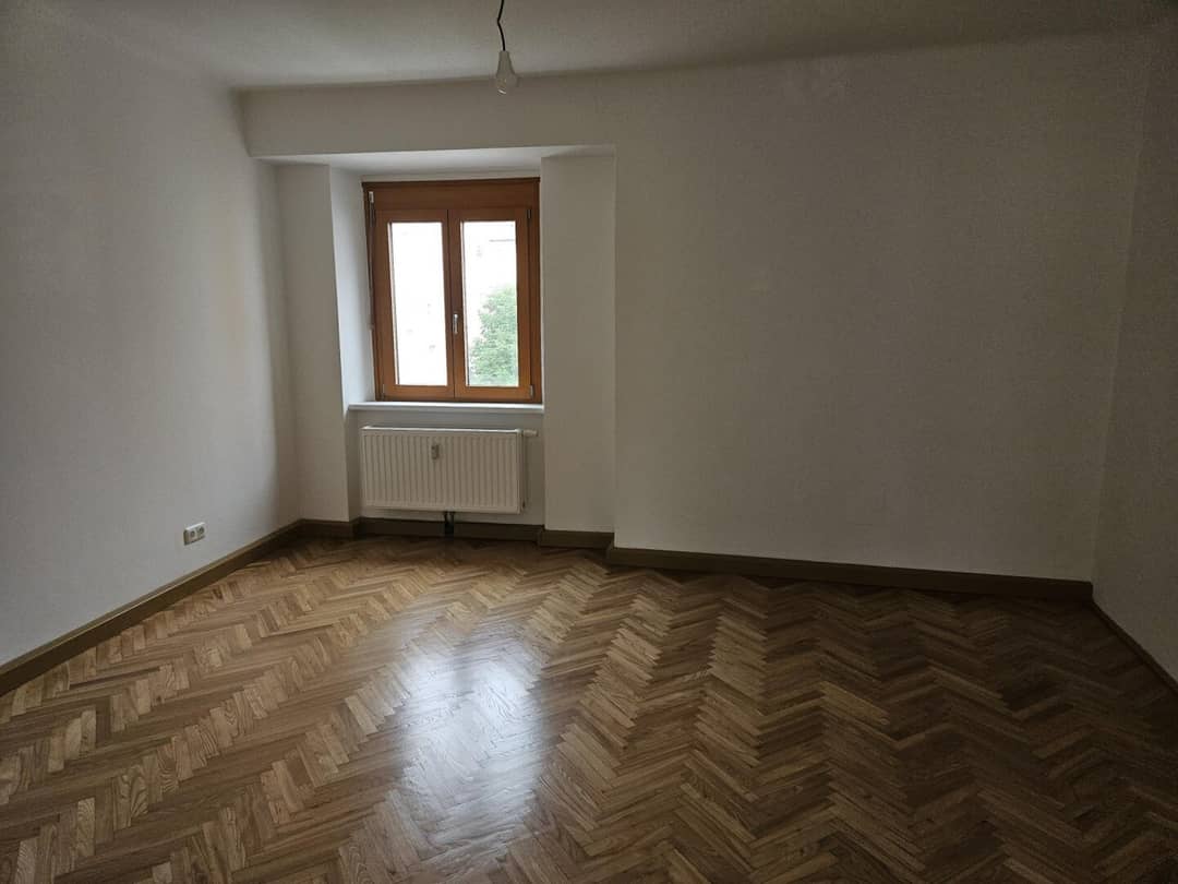 Apartment unfurnished with long term lease