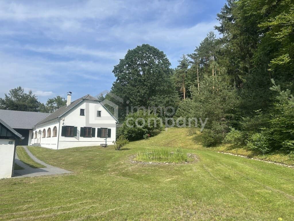 Charmantes Bauernhaus mit 6 ha Grund