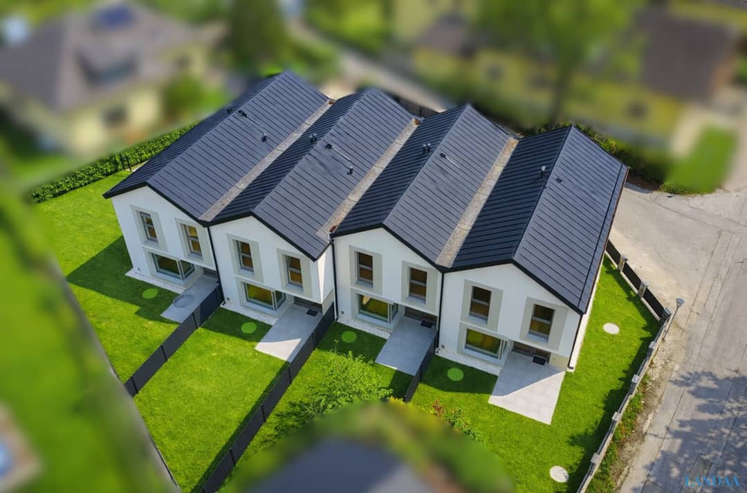 4ALL - In the Midst of Nature: Modern Townhouses in Alland