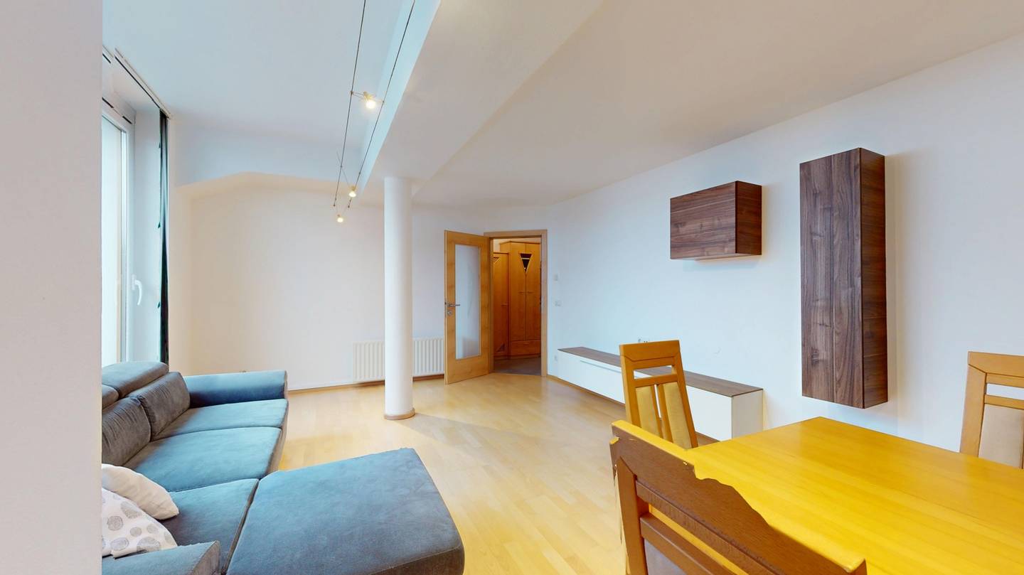 Dachgeschosswohnung mit Balkon und Dachterrasse