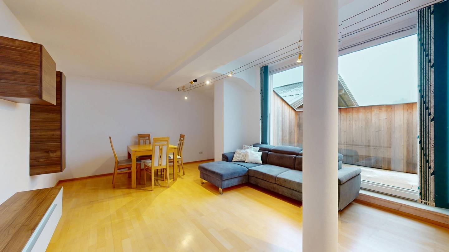 Dachgeschosswohnung mit Balkon und Dachterrasse